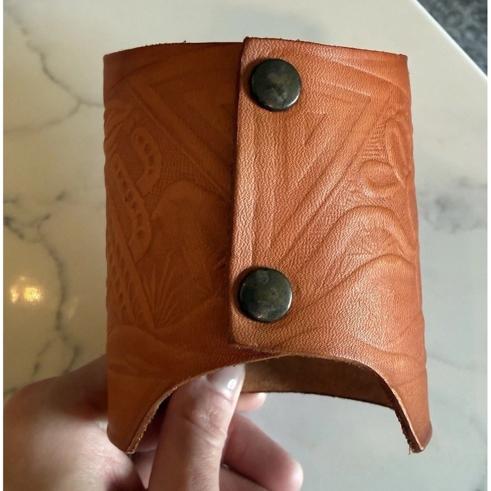 VTG Monterrey Embossed Leather Koozie Brown Snap Wrap Beer Bottle Holder Sleeve - Picture 6 of 8